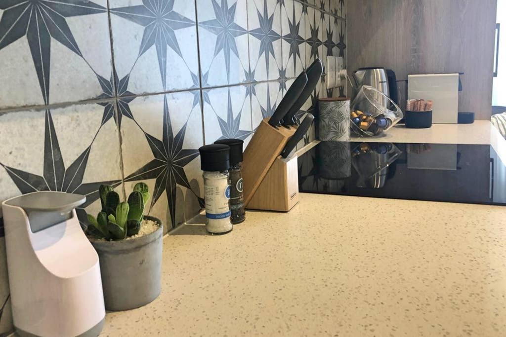 Unique Stay, The Den Apartments Stellenbosch Bagian luar foto