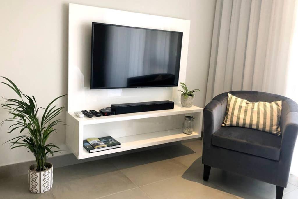 Unique Stay, The Den Apartments Stellenbosch Bagian luar foto