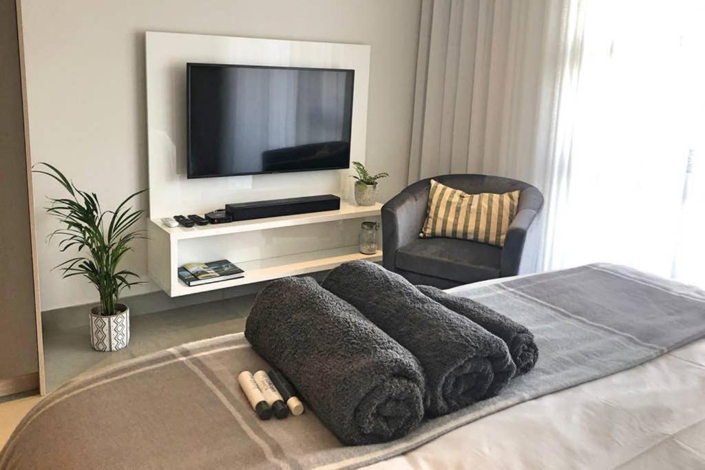Unique Stay, The Den Apartments Stellenbosch Bagian luar foto