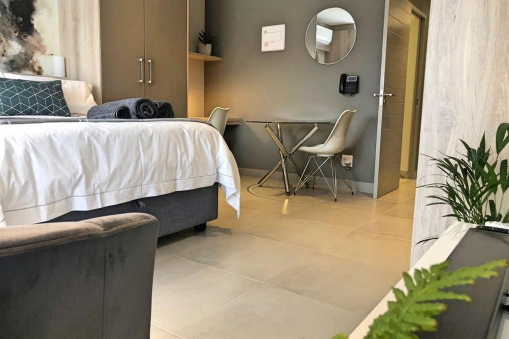Unique Stay, The Den Apartments Stellenbosch Bagian luar foto